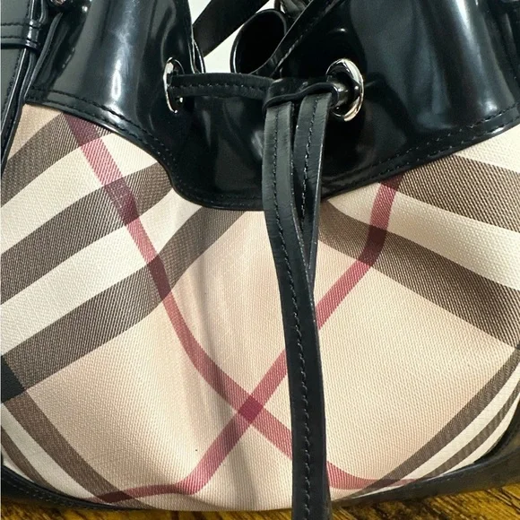 🍒Burberry Nova Check bag in coated canvas and black leather insert. - Picture 8 of 8